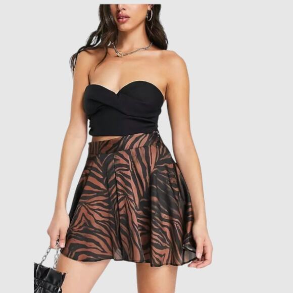 ASOS Design Satin Flippy Short Dark Animal Print Size 4 NWOT $43 MSRP - Picture 1 of 8